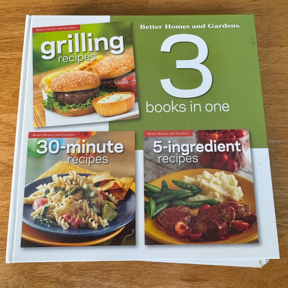 Better Homes and Gardens Cookbook - Green and White